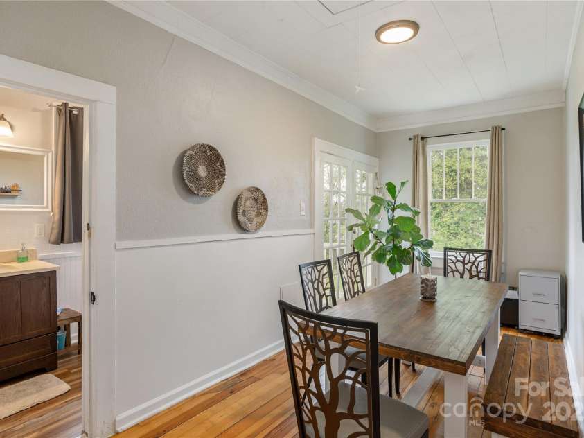 506 Blue Ridge Road, East Flat Rock, NC 28726.  MLS# CAR4329461, YatesRealty ID 10388. 
