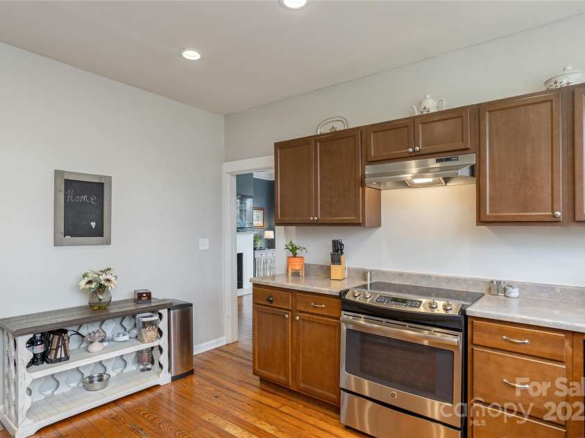 506 Blue Ridge Road, East Flat Rock, NC 28726.  MLS# CAR4329461, YatesRealty ID 10388. 