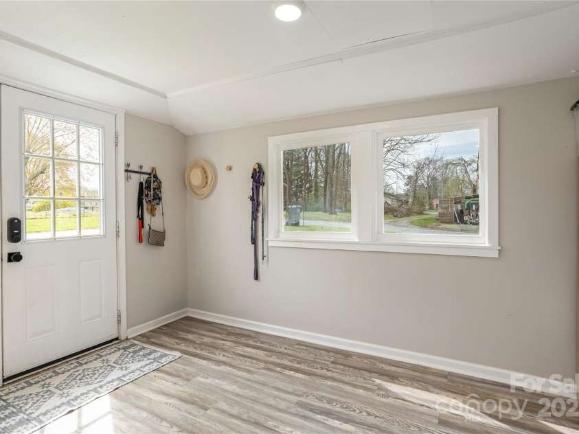 506 Blue Ridge Road, East Flat Rock, NC 28726.  MLS# CAR4329461, YatesRealty ID 10388. 