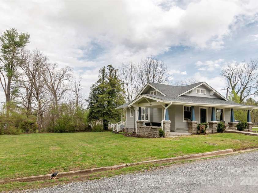 506 Blue Ridge Road, East Flat Rock, NC 28726.  MLS# CAR4329461, YatesRealty ID 10388. 
