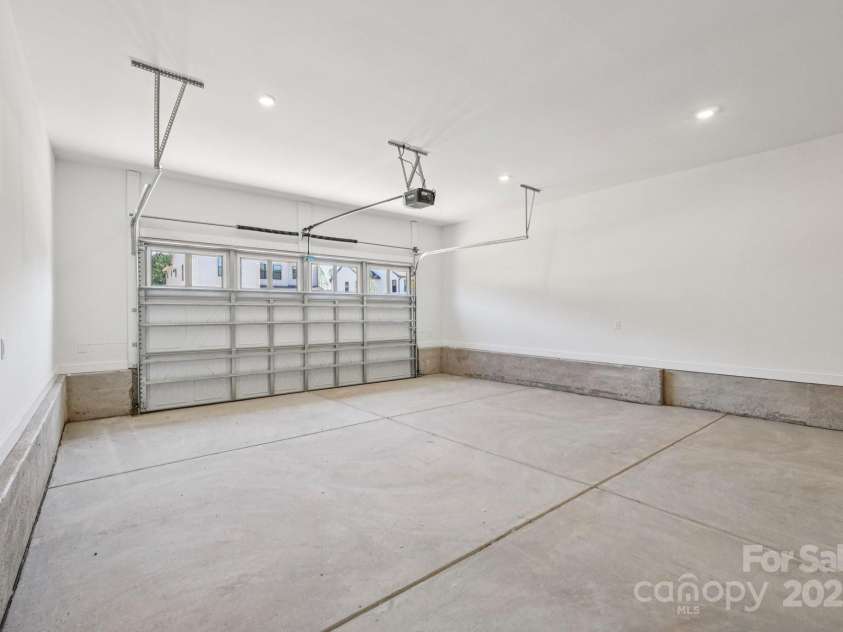 15009 Brownleigh Lane, Huntersville, NC 28078.  MLS# CAR4195439, YatesRealty ID 1039. Garage