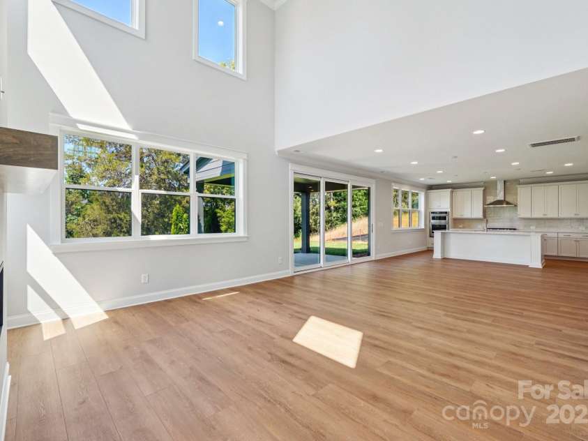 15009 Brownleigh Lane, Huntersville, NC 28078.  MLS# CAR4195439, YatesRealty ID 1039. Great room