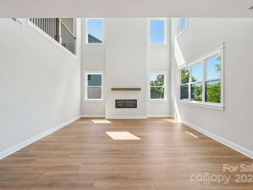 15009 Brownleigh Lane, Huntersville, NC 28078.  MLS# CAR4195439, YatesRealty ID 1039. Great room