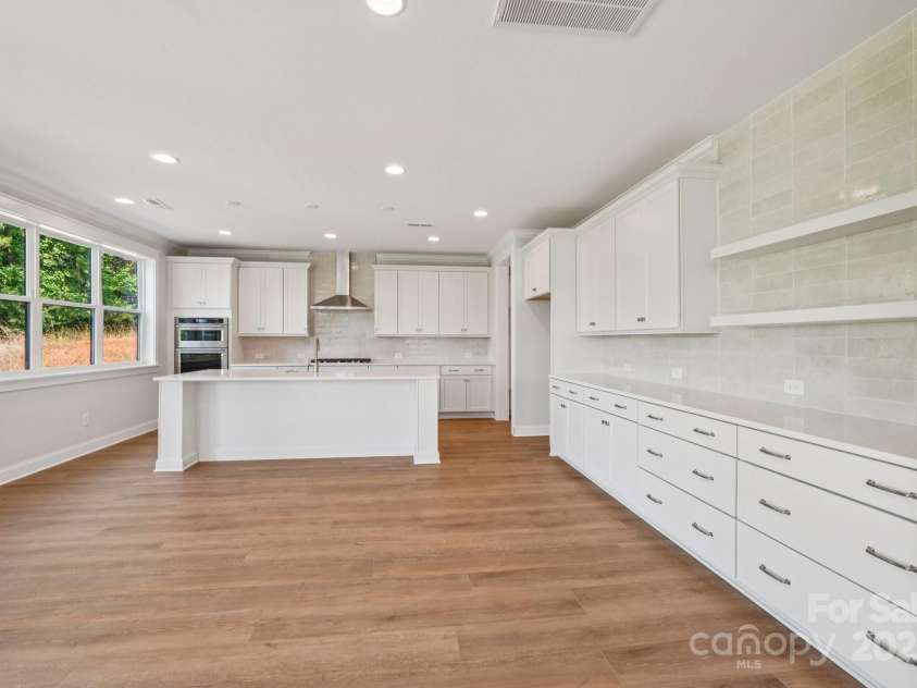 15009 Brownleigh Lane, Huntersville, NC 28078.  MLS# CAR4195439, YatesRealty ID 1039. Kitchen