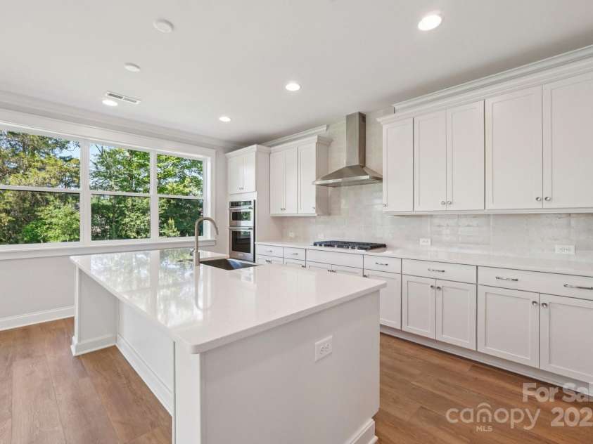 15009 Brownleigh Lane, Huntersville, NC 28078.  MLS# CAR4195439, YatesRealty ID 1039. Kitchen