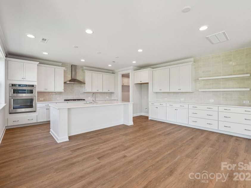 15009 Brownleigh Lane, Huntersville, NC 28078.  MLS# CAR4195439, YatesRealty ID 1039. Kitchen