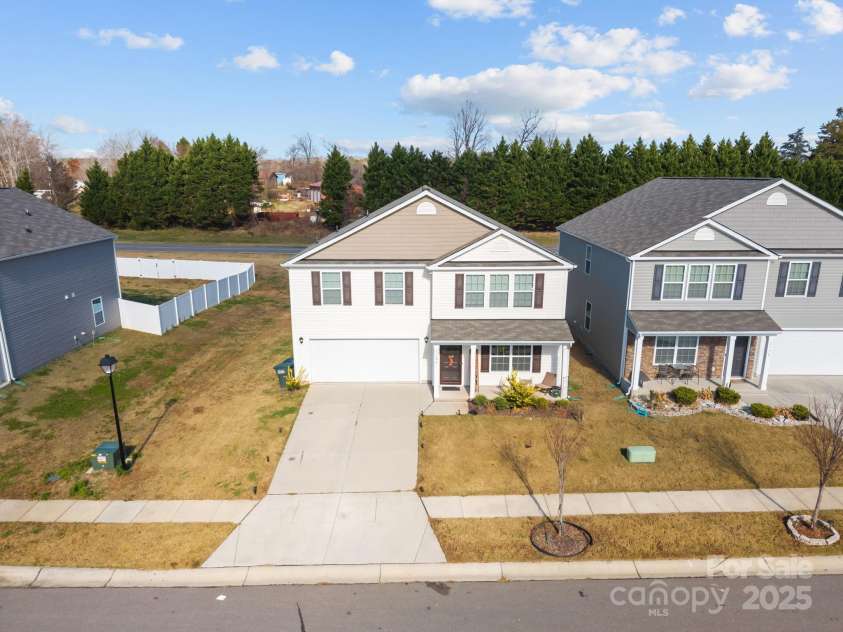2124 Eastway Drive, Dallas, NC 28034.  MLS# CAR4321624, YatesRealty ID 1039. 