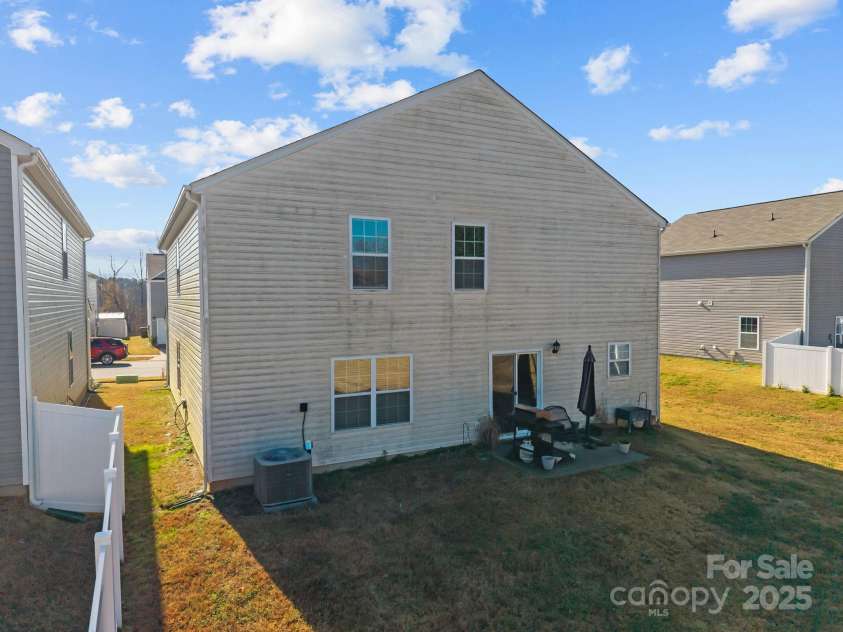 2124 Eastway Drive, Dallas, NC 28034.  MLS# CAR4321624, YatesRealty ID 1039. 