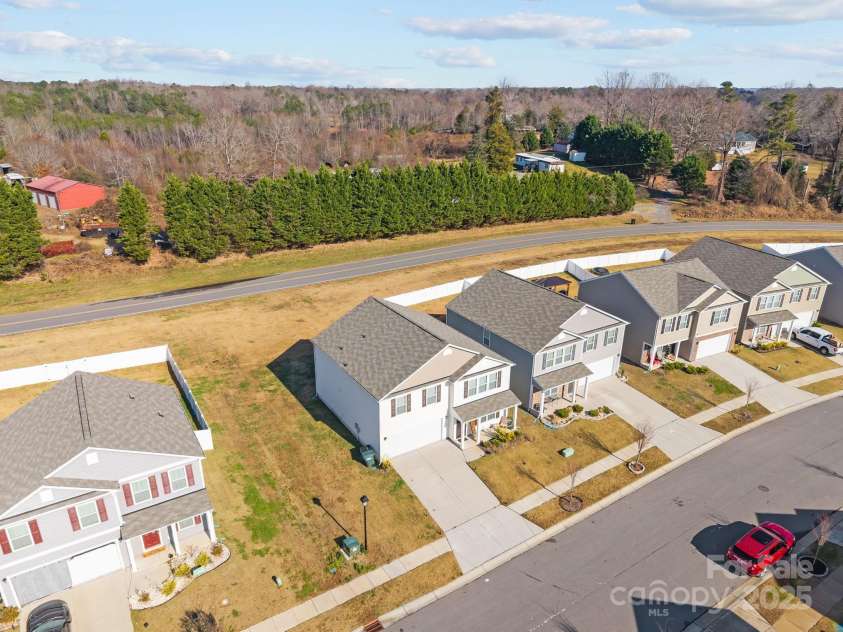 2124 Eastway Drive, Dallas, NC 28034.  MLS# CAR4321624, YatesRealty ID 1039. 