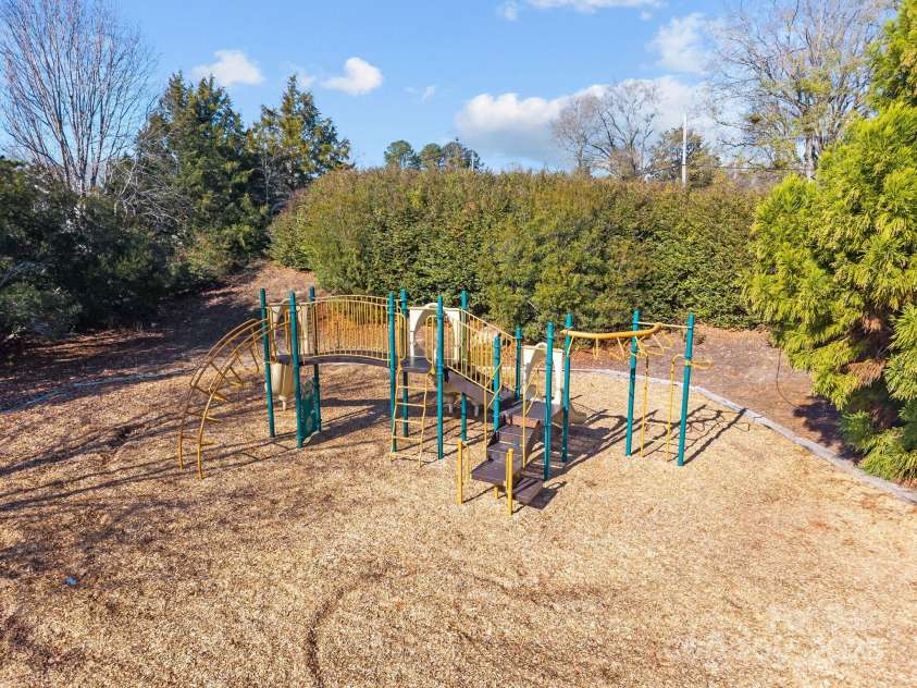 2124 Eastway Drive, Dallas, NC 28034.  MLS# CAR4321624, YatesRealty ID 1039. 