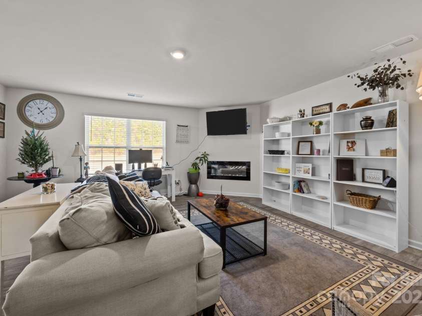 2124 Eastway Drive, Dallas, NC 28034.  MLS# CAR4321624, YatesRealty ID 1039. 