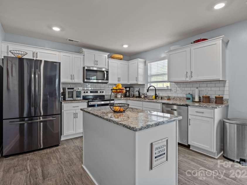 2124 Eastway Drive, Dallas, NC 28034.  MLS# CAR4321624, YatesRealty ID 1039. 