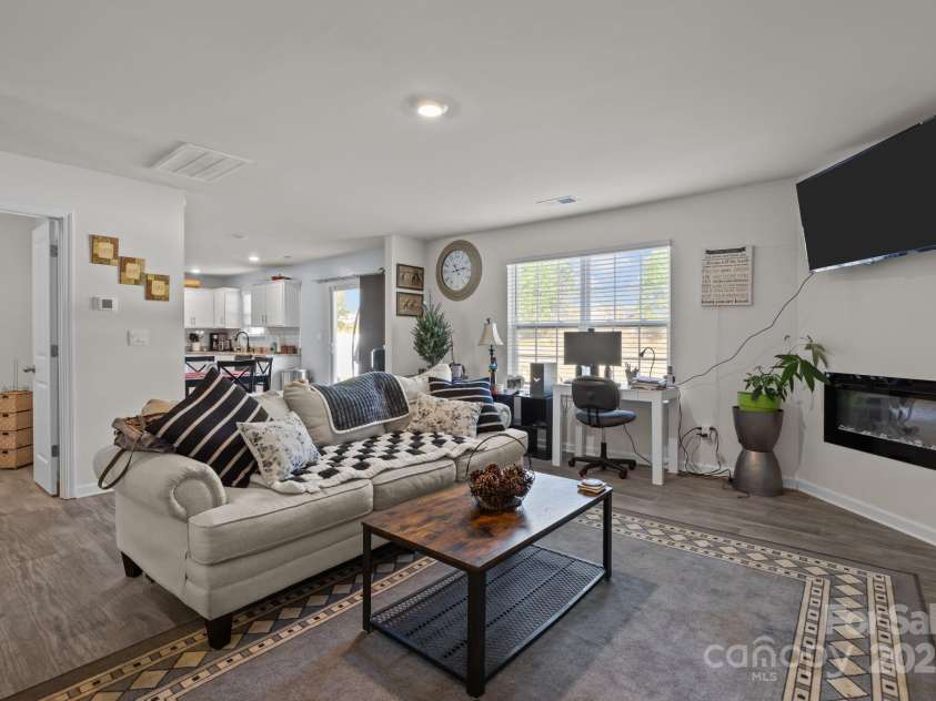 2124 Eastway Drive, Dallas, NC 28034.  MLS# CAR4321624, YatesRealty ID 1039. 