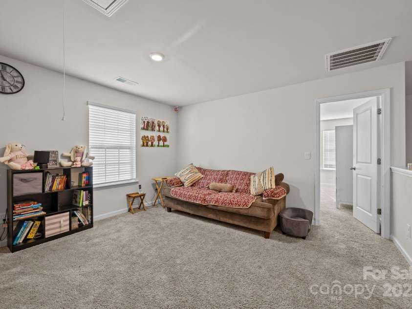 2124 Eastway Drive, Dallas, NC 28034.  MLS# CAR4321624, YatesRealty ID 1039. 