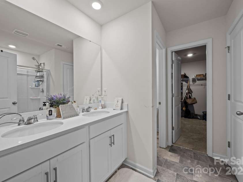 2124 Eastway Drive, Dallas, NC 28034.  MLS# CAR4321624, YatesRealty ID 1039. 