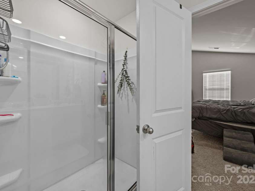 2124 Eastway Drive, Dallas, NC 28034.  MLS# CAR4321624, YatesRealty ID 1039. 