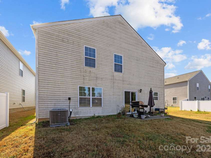 2124 Eastway Drive, Dallas, NC 28034.  MLS# CAR4321624, YatesRealty ID 1039. 