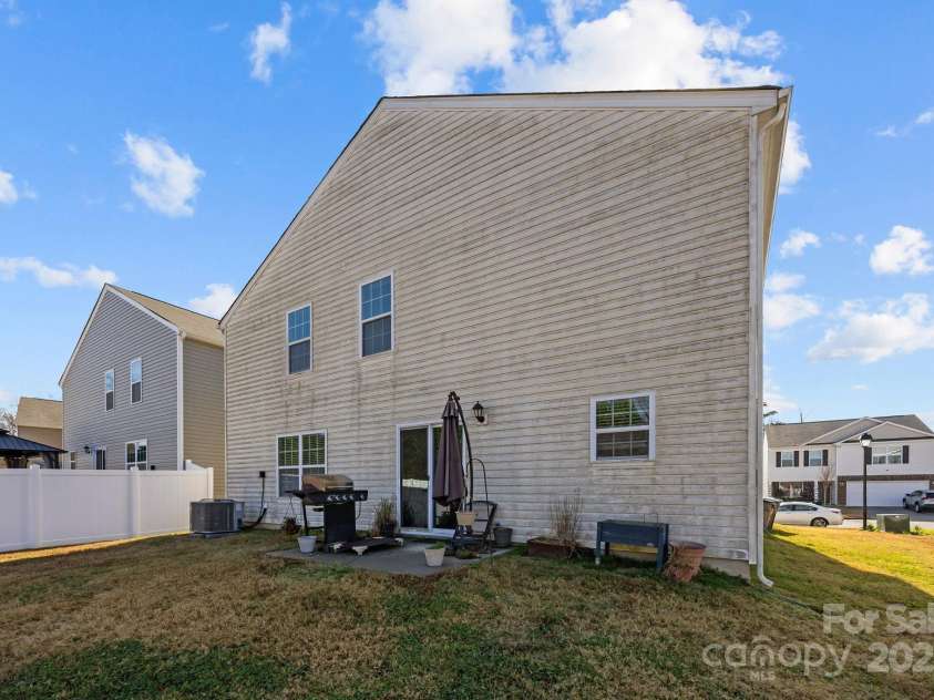 2124 Eastway Drive, Dallas, NC 28034.  MLS# CAR4321624, YatesRealty ID 1039. 