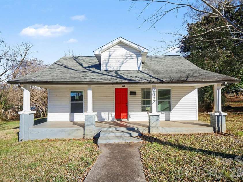 612 E Street, Newton, NC 28658.  MLS# CAR4334894, YatesRealty ID 1039. Front Exterior