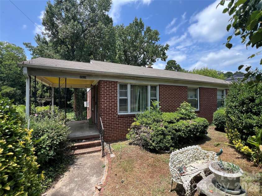 2523 Druid Hills Way, Charlotte, NC 28206.  MLS# CAR4362129, YatesRealty ID 10390. 