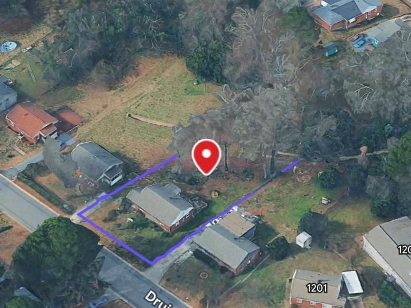 2523 Druid Hills Way, Charlotte, NC 28206.  MLS# CAR4362129, YatesRealty ID 10390. 