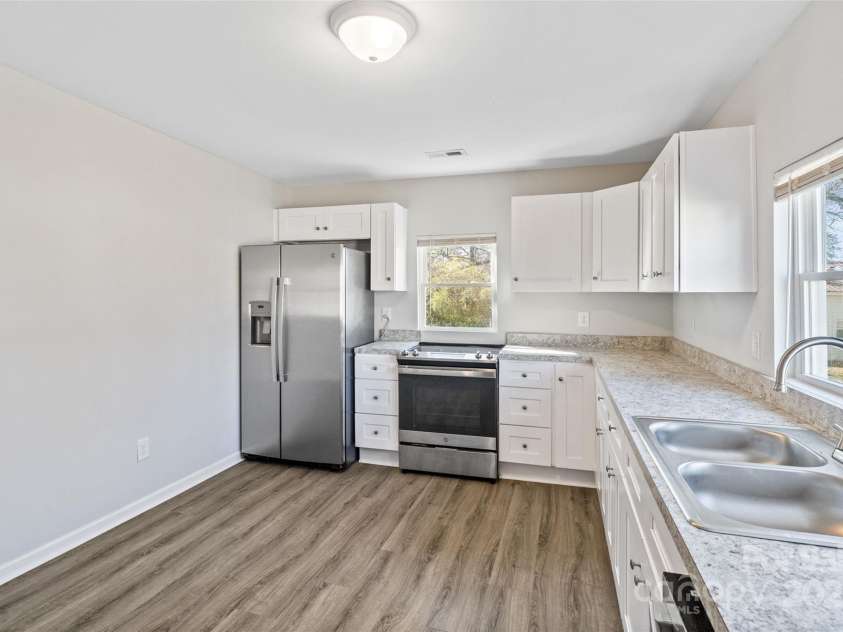 505 Kings Mountain Street, Clover, SC 29710.  MLS# CAR4219776, YatesRealty ID 10390. 