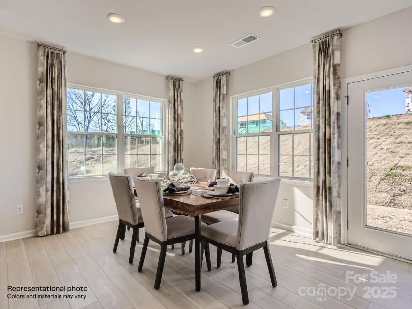 2817 Morning Song Way, Lancaster, SC 29720.  MLS# CAR4227371, YatesRealty ID 10392. Breakfast Area