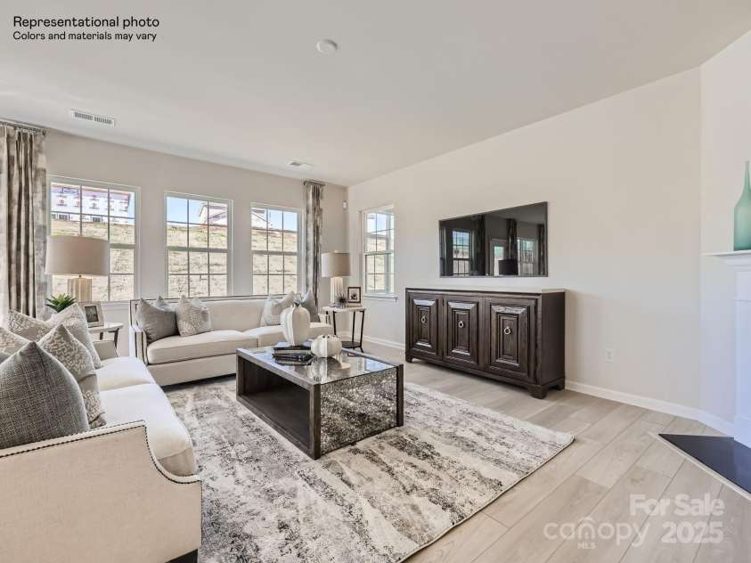 2817 Morning Song Way, Lancaster, SC 29720.  MLS# CAR4227371, YatesRealty ID 10392. Living Room