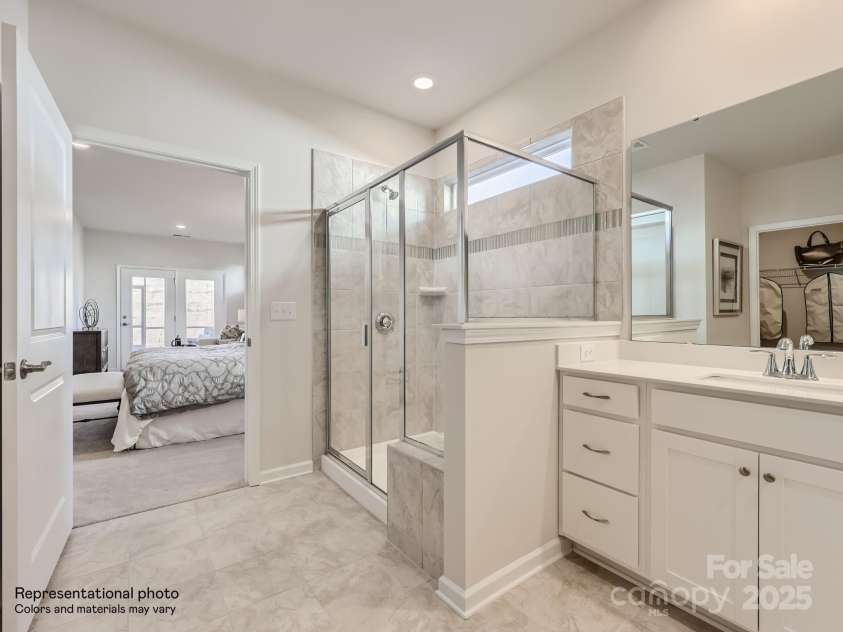 2817 Morning Song Way, Lancaster, SC 29720.  MLS# CAR4227371, YatesRealty ID 10392. Owners Bath