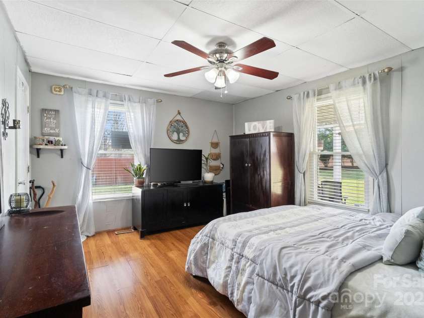 1411 Congress Street, Gastonia, NC 28054.  MLS# CAR4239366, YatesRealty ID 10393. 