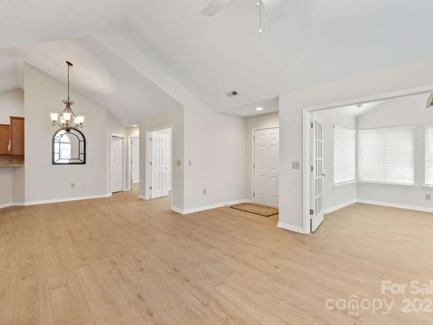 2704 Polo Club Boulevard, Matthews, NC 28105.  MLS# CAR4252625, YatesRealty ID 10394. 