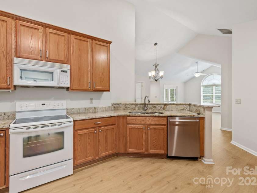 2704 Polo Club Boulevard, Matthews, NC 28105.  MLS# CAR4252625, YatesRealty ID 10394. 