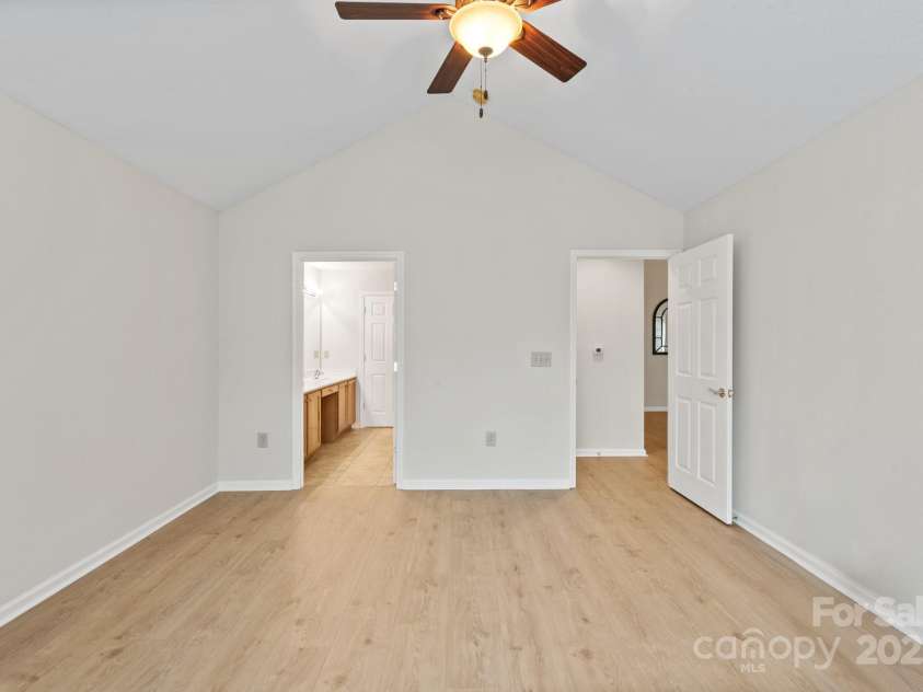 2704 Polo Club Boulevard, Matthews, NC 28105.  MLS# CAR4252625, YatesRealty ID 10394. 