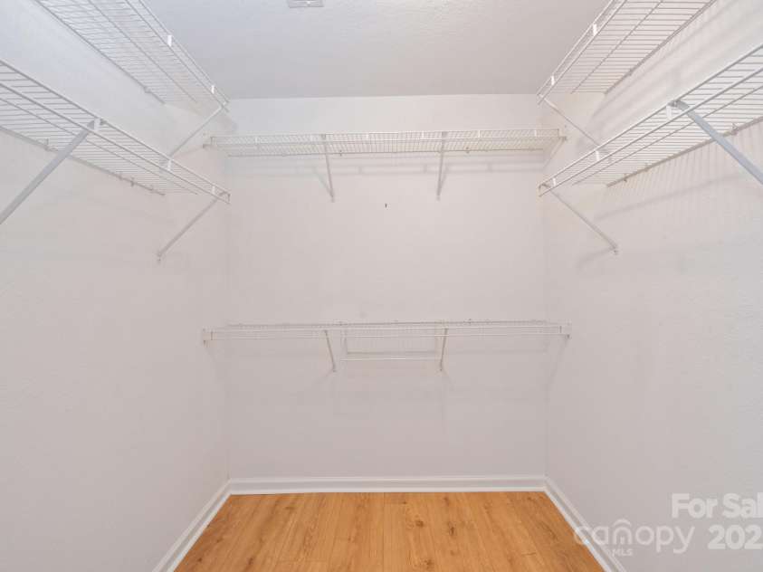 2704 Polo Club Boulevard, Matthews, NC 28105.  MLS# CAR4252625, YatesRealty ID 10394. 