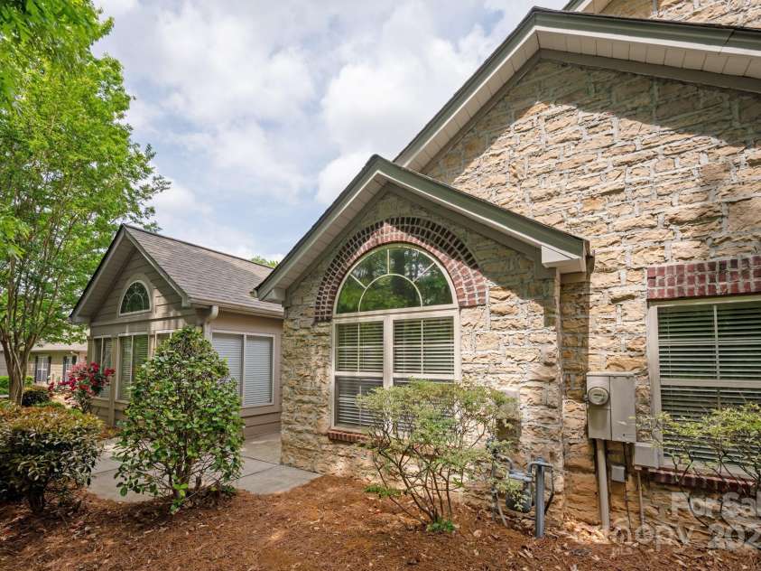 2704 Polo Club Boulevard, Matthews, NC 28105.  MLS# CAR4252625, YatesRealty ID 10394. 