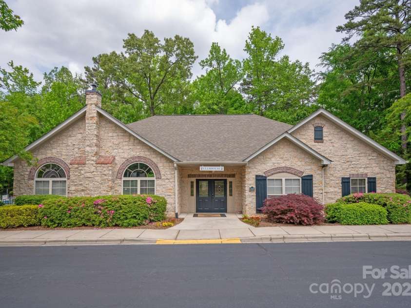 2704 Polo Club Boulevard, Matthews, NC 28105.  MLS# CAR4252625, YatesRealty ID 10394. 