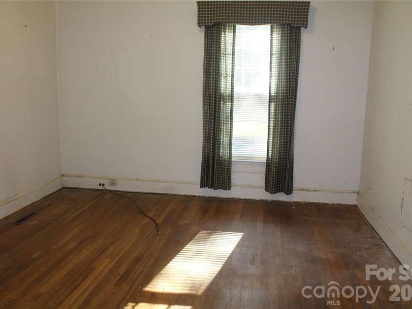 113 Williams Way, Morganton, NC 28655.  MLS# CAR4343952, YatesRealty ID 10396. 