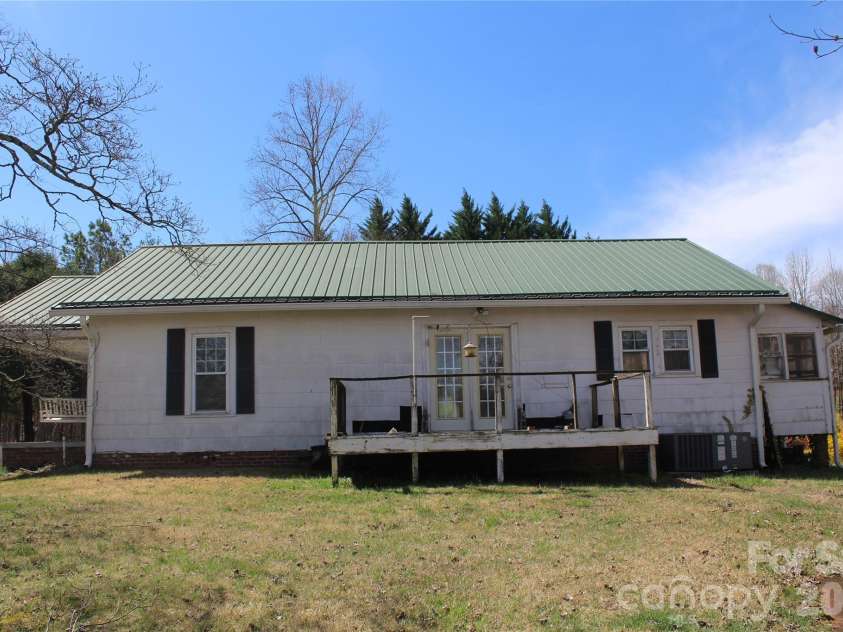 113 Williams Way, Morganton, NC 28655.  MLS# CAR4343952, YatesRealty ID 10396. 