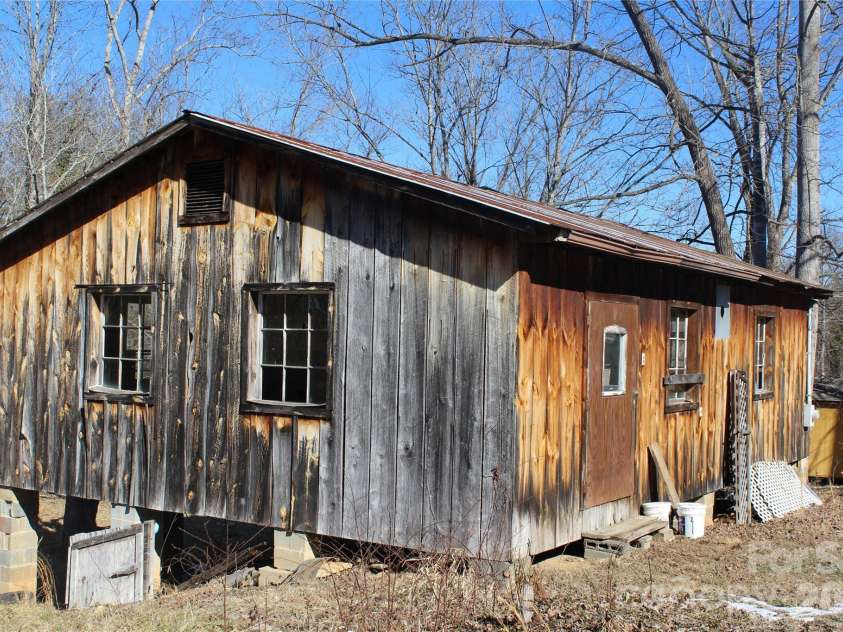 113 Williams Way, Morganton, NC 28655.  MLS# CAR4343952, YatesRealty ID 10396. Workshop