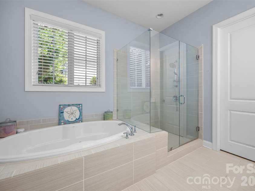 5212 Meadowcroft Way, Fort Mill, SC 29708.  MLS# CAR4354532, YatesRealty ID 10397. Take a soak! 