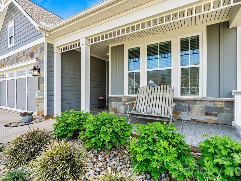 8718 Festival Way, Charlotte, NC 28215.  MLS# CAR4340039, YatesRealty ID 10397. 