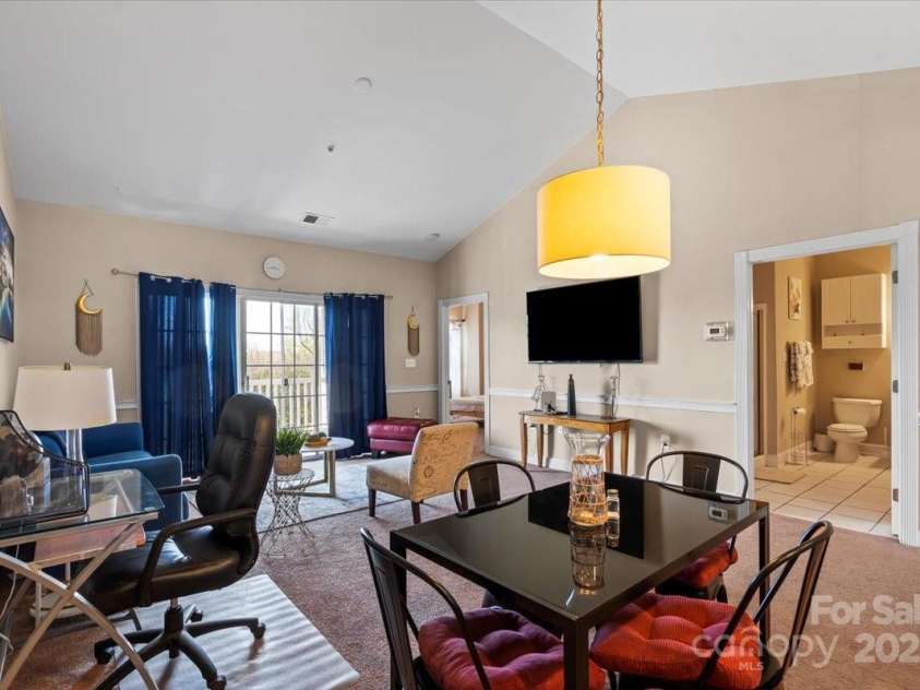 9063 Meadow Vista Road, Charlotte, NC 28213.  MLS# CAR4237822, YatesRealty ID 10397. 