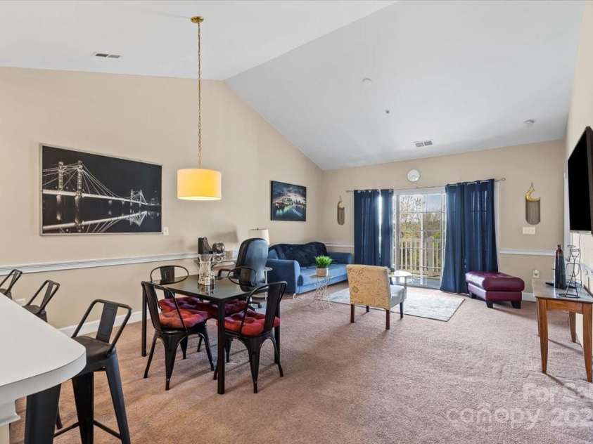 9063 Meadow Vista Road, Charlotte, NC 28213.  MLS# CAR4237822, YatesRealty ID 10397. 
