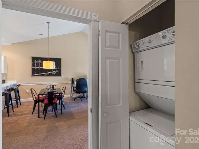 9063 Meadow Vista Road, Charlotte, NC 28213.  MLS# CAR4237822, YatesRealty ID 10397. 