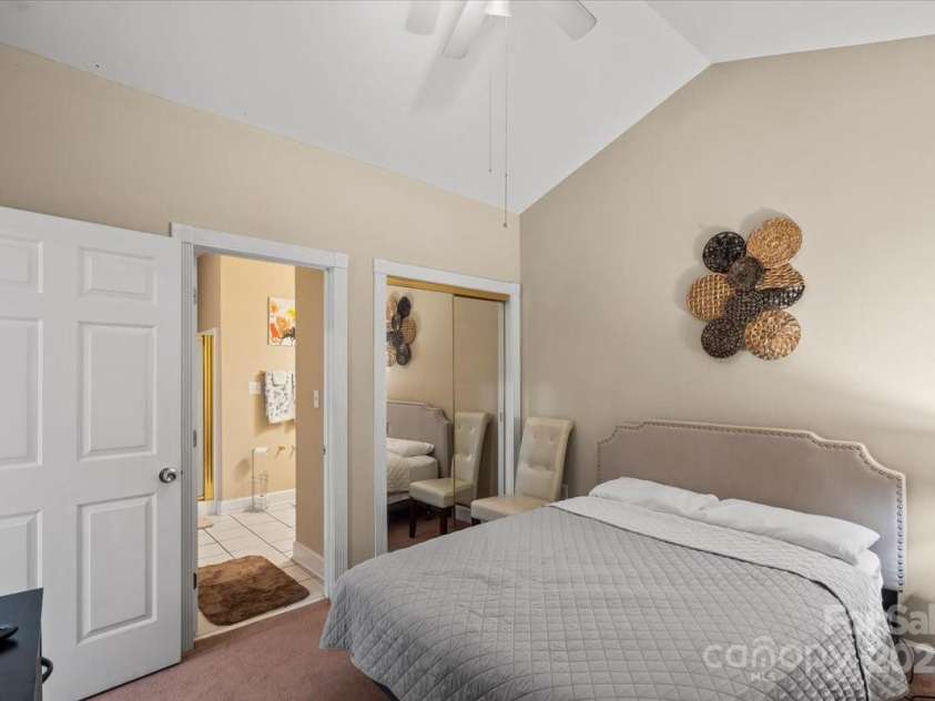 9063 Meadow Vista Road, Charlotte, NC 28213.  MLS# CAR4237822, YatesRealty ID 10397. 