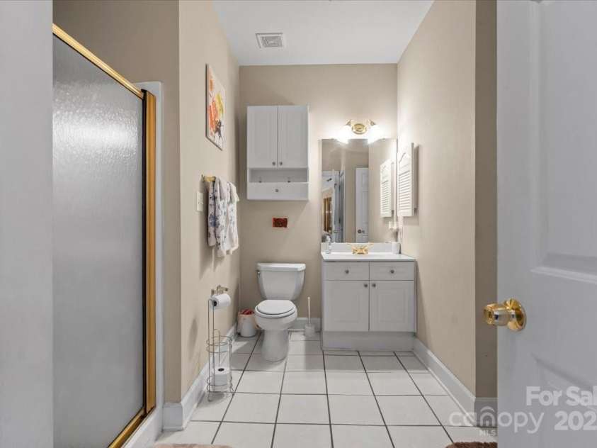 9063 Meadow Vista Road, Charlotte, NC 28213.  MLS# CAR4237822, YatesRealty ID 10397. 