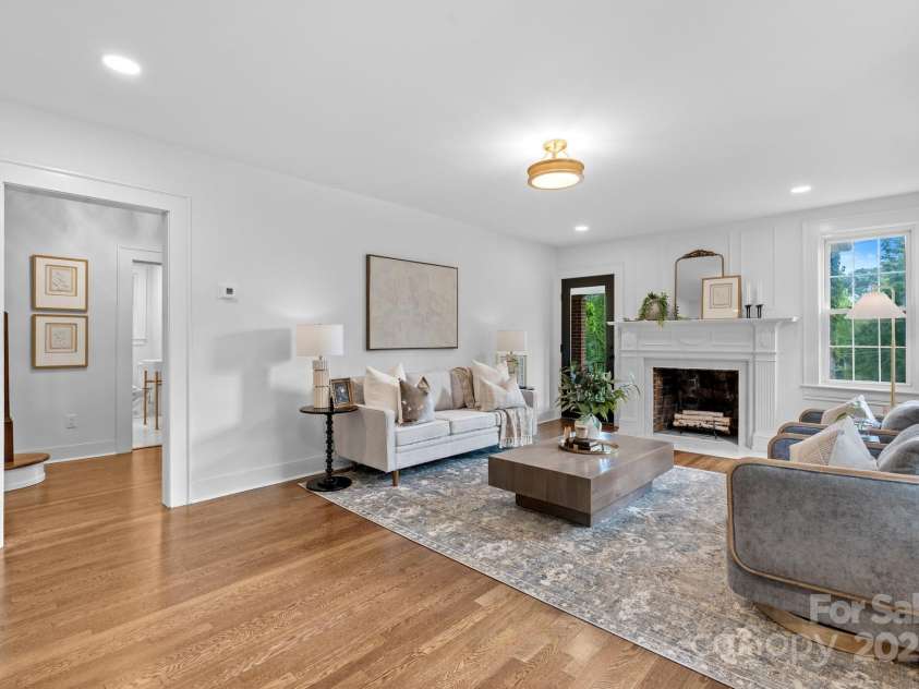 625 4th Street Drive, Hickory, NC 28601.  MLS# CAR4247906, YatesRealty ID 10398. 