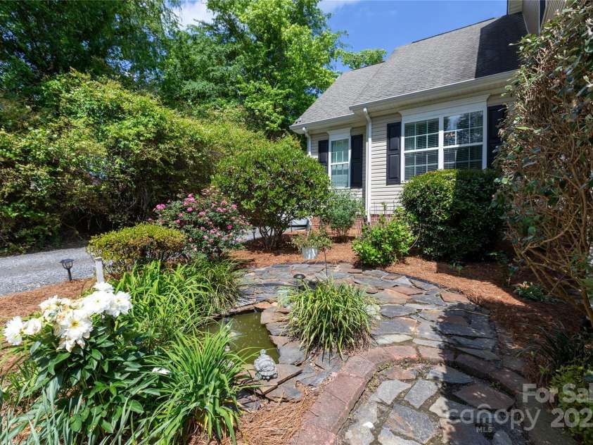 1184 Oak Drive, Rock Hill, SC 29732.  MLS# CAR4252921, YatesRealty ID 10399. 