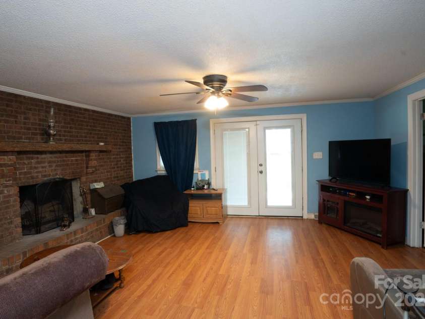 301 Washington Avenue, Bessemer City, NC 28016.  MLS# CAR4136423, YatesRealty ID 104. 