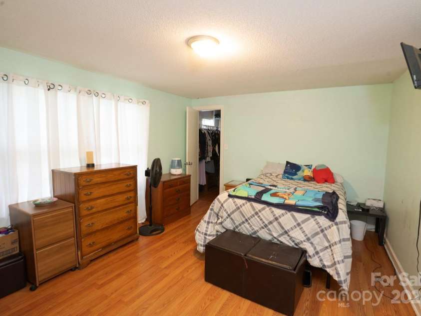 301 Washington Avenue, Bessemer City, NC 28016.  MLS# CAR4136423, YatesRealty ID 104. 